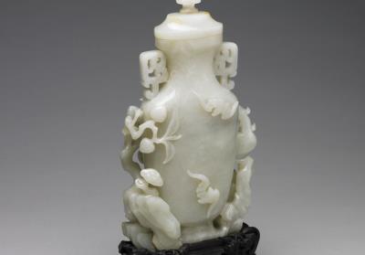 图片[3]-Jade zun vessel with phoenix pattern with wood stand, Qing Dynasty (1644-1911)-China Archive